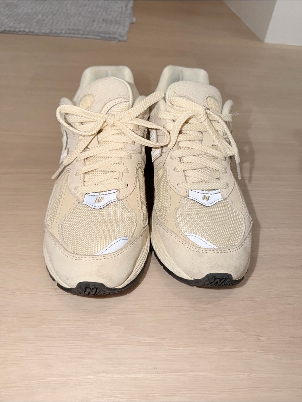 New Balance Women’s 2002R Off-White/Tan Sneakers - Picture 3 of 3